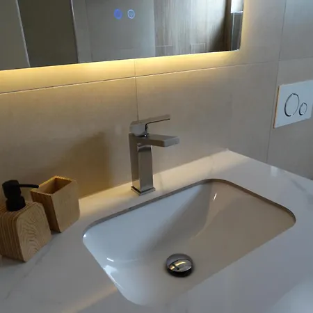 Tana's Comfort Apartment Himarë