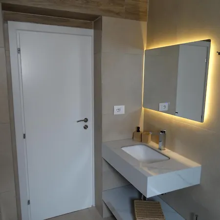 Tana's Comfort * Himarë