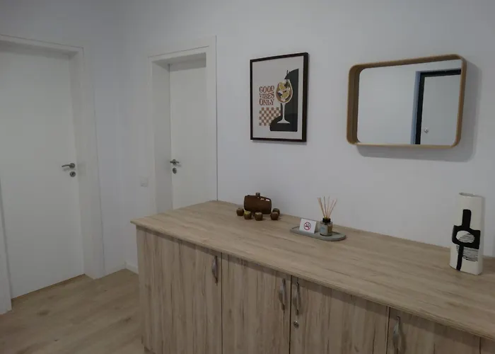 Tana's Comfort Himarë